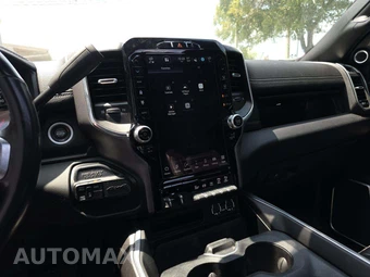 2024 Ram 3500 Laramie Extended Crew Cab Medium Bed DRW - miniatura 10