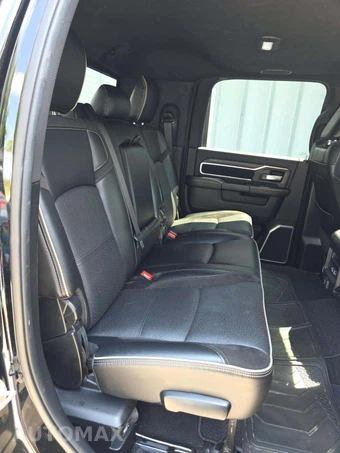 2024 Ram 3500 Laramie Extended Crew Cab Medium Bed DRW - miniatura 16