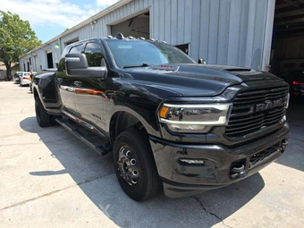 2024 Ram 3500 Laramie Extended Crew Cab Medium Bed DRW - miniatura 4