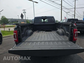 2024 Ram 3500 Limited Crew Cab Long Bed DRW – miniatura 14