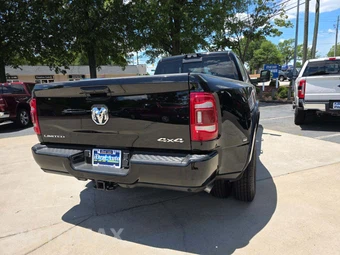2024 Ram 3500 Limited Crew Cab Long Bed DRW – miniatura 3
