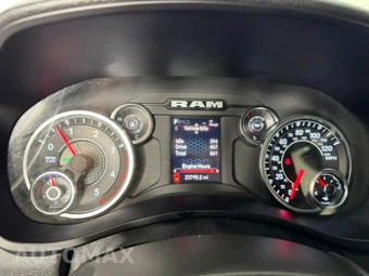 2024 Ram 3500 Tradesman Crew Cab Long Bed DRW - miniatura 14