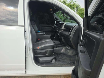 2024 Ram 3500 Tradesman Crew Cab Long Bed DRW – miniatura 15