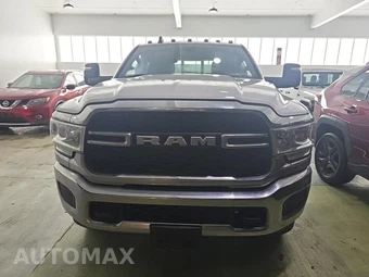 2024 Ram 3500 Tradesman Crew Cab Long Bed DRW - miniatura 2