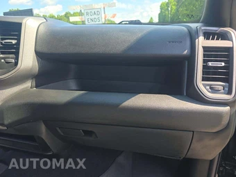 2024 Ram 3500 Tradesman Crew Cab Long Bed DRW – miniatura 16