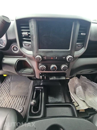 2024 Ram 3500 Tradesman Crew Cab Long Bed DRW – miniatura 11