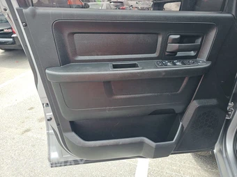 2024 Ram 3500 Tradesman Crew Cab Long Bed DRW – miniatura 9