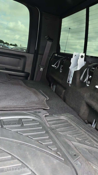 2024 Ram 3500 Tradesman Crew Cab Long Bed DRW – miniatura 25