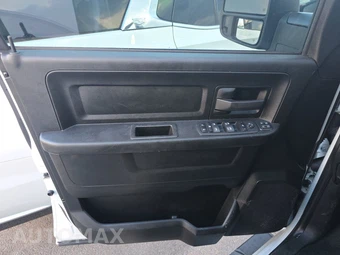 2024 Ram 3500 Tradesman Crew Cab Long Bed DRW – miniatura 9