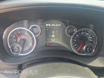 2024 Ram 3500 Tradesman Crew Cab Long Bed DRW - miniatura 12