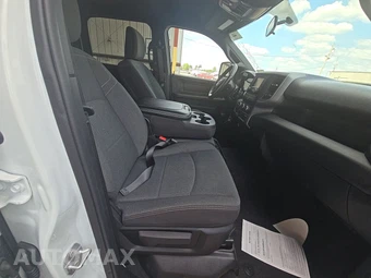 2024 Ram 3500 Tradesman Crew Cab Long Bed DRW - miniatura 8