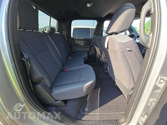 2024 Ram 3500 Tradesman Crew Cab Long Bed DRW – miniatura 16