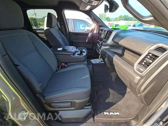 2024 Ram 3500 Tradesman Crew Cab Long Bed DRW – miniatura 18