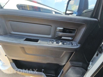 2024 Ram 3500 Tradesman Crew Cab Medium Bed – miniatura 9