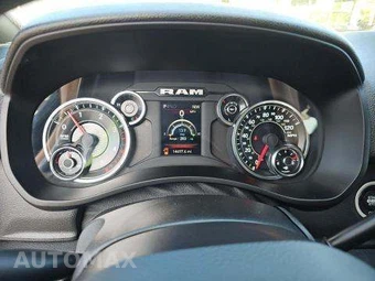 2024 Ram 3500 Tradesman Crew Cab Medium Bed – miniatura 9