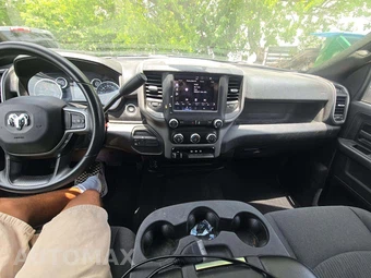 2024 Ram 3500 Tradesman Crew Cab Medium Bed - miniatura 10