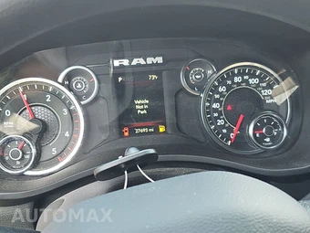 2024 Ram 3500 Tradesman Crew Cab Medium Bed – miniatura 12