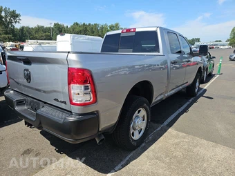 2024 Ram 3500 Tradesman Crew Cab Medium Bed – miniatura 4