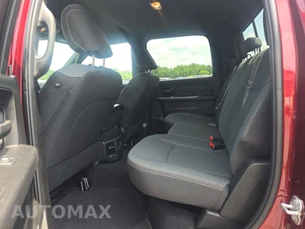 2024 Ram 3500 Tradesman Crew Cab Medium Bed – miniatura 9