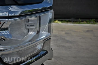 2024 Ram 3500 Tradesman Crew Cab Medium Bed - miniatura 9