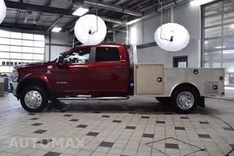 2024 Ram 4500 Cab Chassis SLT Crew Cab DRW - miniatura 3