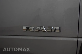 2024 Ram 4500 Cab Chassis SLT Crew Cab DRW - miniatura 11