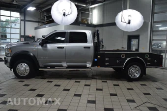 2024 Ram 4500 Cab Chassis SLT Crew Cab DRW - miniatura 3