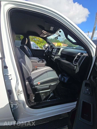 2024 Ram 4500 Cab Chassis Tradesman Crew Cab DRW - miniatura 17