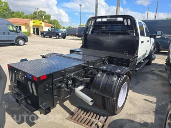 2024 Ram 4500 Cab Chassis Tradesman Crew Cab DRW - miniatura 3