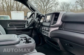 2024 Ram 5500 Cab Chassis SLT Regular Cab DRW - miniatura 10