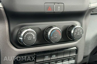 2024 Ram 5500 Cab Chassis SLT Regular Cab DRW - miniatura 23
