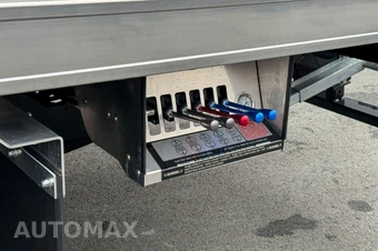 2024 Ram 5500 Cab Chassis SLT Regular Cab DRW - miniatura 39
