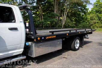 2024 Ram 5500 Cab Chassis SLT Regular Cab DRW - miniatura 18