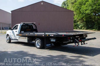 2024 Ram 5500 Cab Chassis SLT Regular Cab DRW - miniatura 3