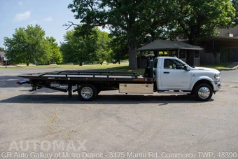 2024 Ram 5500 Cab Chassis SLT Regular Cab DRW - miniatura 6