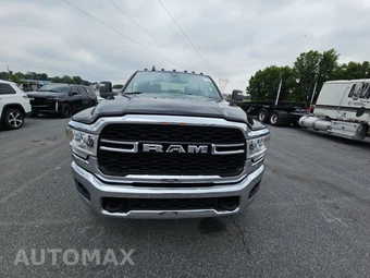 2024 Ram 5500 Cab Chassis Tradesman Crew Cab DRW – miniatura 2