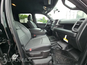 2024 Ram 5500 Cab Chassis Tradesman Crew Cab DRW – miniatura 8