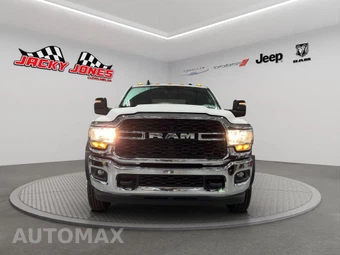 2024 Ram 5500 Cab Chassis Tradesman Crew Cab DRW - miniatura 11