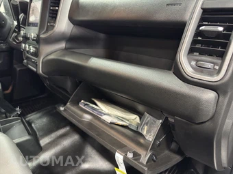 2024 Ram 5500 Cab Chassis Tradesman Crew Cab DRW - miniatura 13