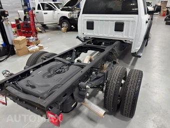 2024 Ram 5500 Cab Chassis Tradesman Crew Cab DRW - miniatura 7
