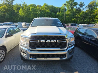 2024 Ram 5500 Cab Chassis Tradesman Crew Cab DRW – miniatura 2