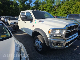 2024 Ram 5500 Cab Chassis Tradesman Crew Cab DRW – miniatura 3