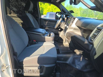 2024 Ram 5500 Cab Chassis Tradesman Crew Cab DRW – miniatura 8