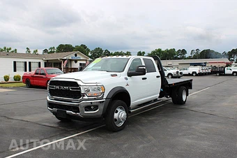 2024 Ram 5500 Cab Chassis Tradesman Crew Cab DRW - miniatura 2