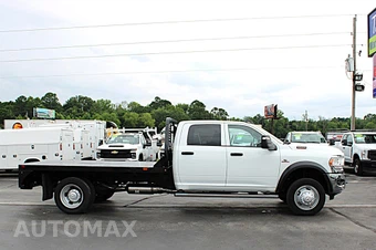 2024 Ram 5500 Cab Chassis Tradesman Crew Cab DRW - miniatura 7