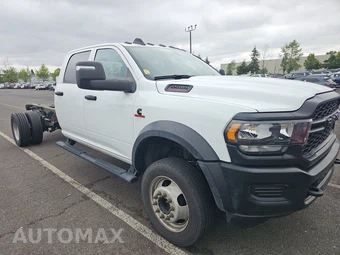 2024 Ram 5500 Cab Chassis Tradesman Crew Cab DRW – miniatura 3