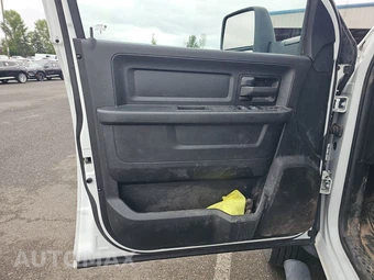 2024 Ram 5500 Cab Chassis Tradesman Crew Cab DRW – miniatura 9
