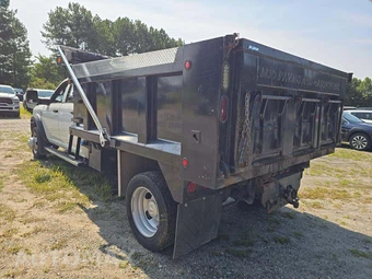 2024 Ram 5500 Cab Chassis Tradesman Crew Cab DRW - miniatura 2