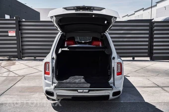 2024 Rolls-Royce Cullinan Black Badge - miniatura 17