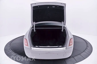 2024 Rolls-Royce Phantom - miniatura 31